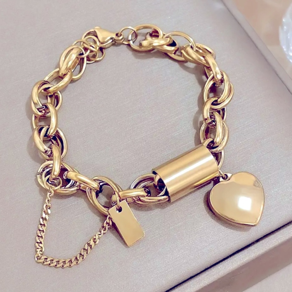 Gold Heart Chain Link Bracelet